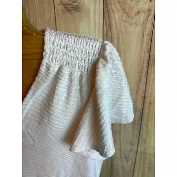 Rose + Olive Ruffle Sleeve Textured V-Neck Blouse Top Blush Pink Women's Size S - Picture 4 of 9